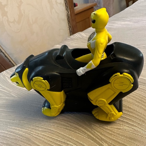 1995 Saban Power Rangers Vtg Action Figure, Yellow Ranger & Bear Vehicle - Picture 2 of 8